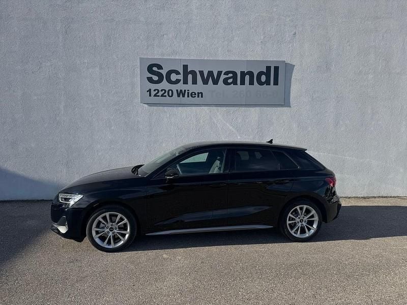 Neu Audi A3 Ambiente 116 PS (85 kW) 2026 Schwarz  metallicperleffektno Limousine