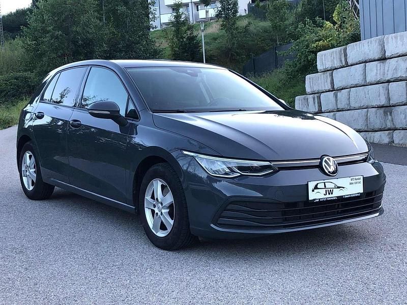 Gebraucht VW Golf VIII 90 PS (66 kW) 2020 Grau Limousine
