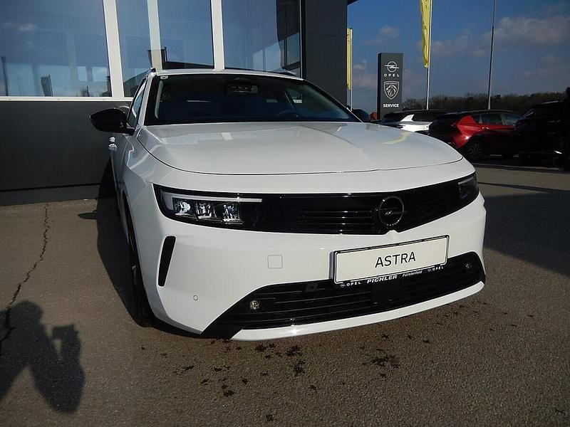 Neu Opel Astra Edition 110 PS (80 kW) 2025 Weiß Kombi