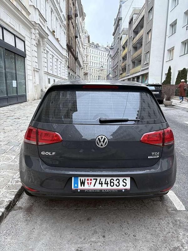 Gebraucht VW Golf VII Trendline 90 PS (66 kW) 2016 Grau Limousine