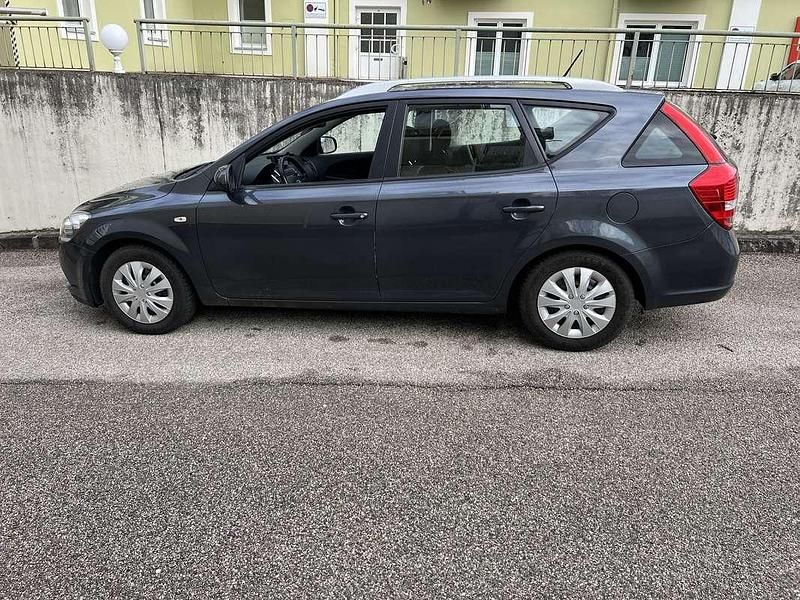 Gebraucht Kia Ceed Sportswagon 90 PS (66 kW) 2012 Kombi