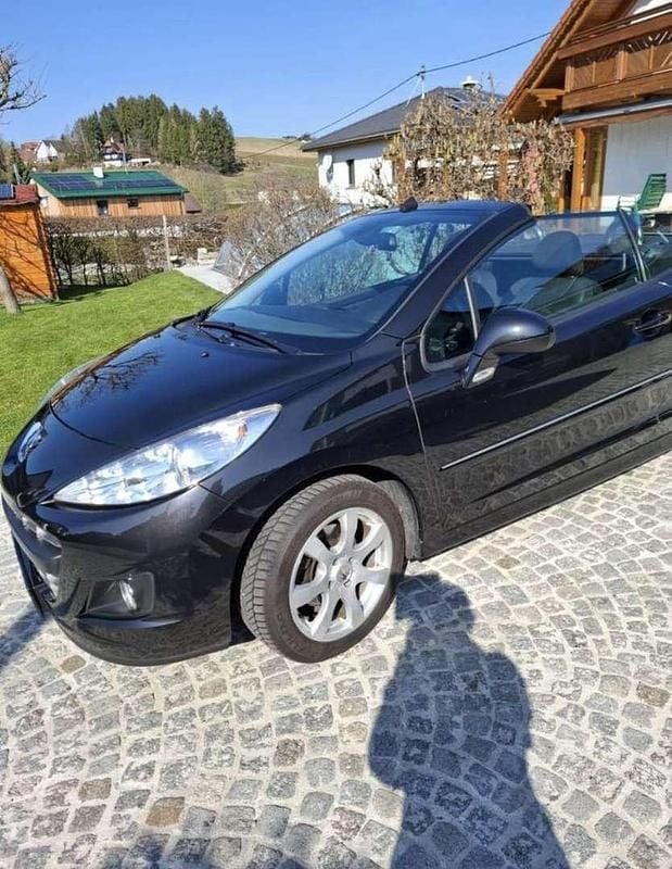 Gebraucht Peugeot 207 CC Active 120 PS (88 kW) 2011 Cabrio