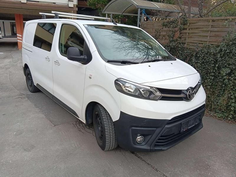 Gebraucht Toyota Proace 122 PS (89 kW) 2018 Weiß Van / Kleinbus