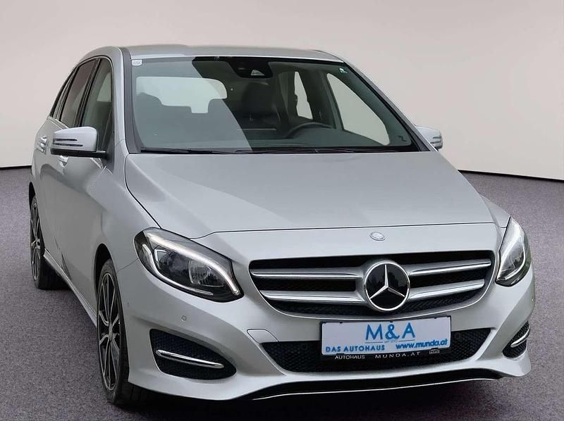 Gebraucht Mercedes B200 Urban 136 PS (100 kW) 2015 Silber Van / Kleinbus