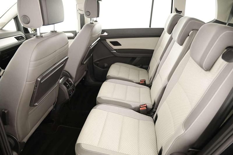 Gebraucht VW Touran Comfortline 150 PS (110 kW) 2024 Schwarz  metallicperleffektno Van / Kleinbus