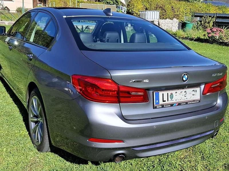 Gebraucht BMW 520 Sport Line 190 PS (139 kW) 2019 Grau Limousine