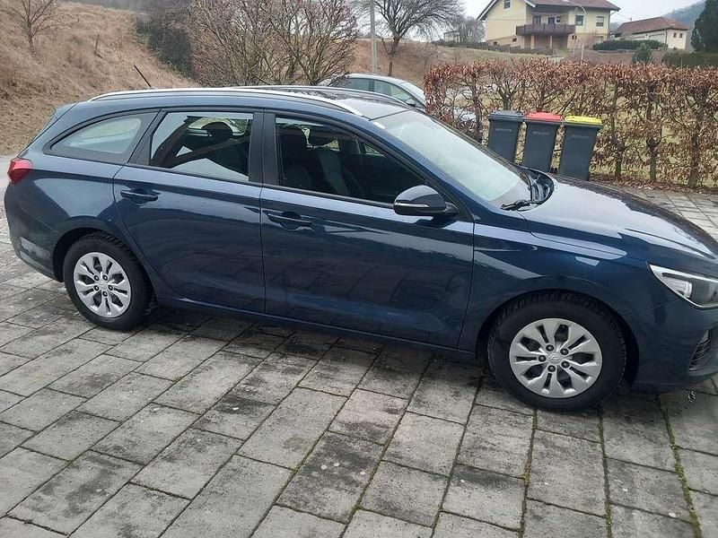 Gebraucht Hyundai i30 Edition 99 PS (72 kW) 2018 Blau Kombi