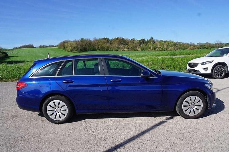 Gebraucht Mercedes C180 116 PS (85 kW) 2016 Blau Kombi