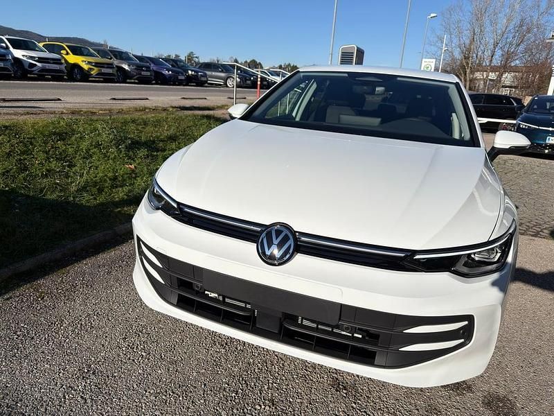 Neu VW Golf VIII Life 115 PS (84 kW) 2025 Weiss  normal Limousine