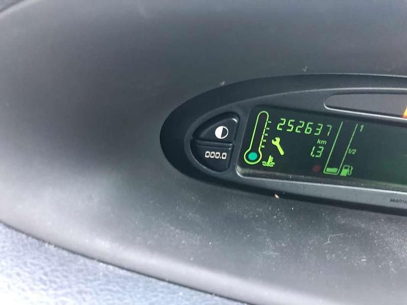 Gebraucht Citroën Xsara Picasso 109 PS (80 kW) 2007 Grau Van / Kleinbus