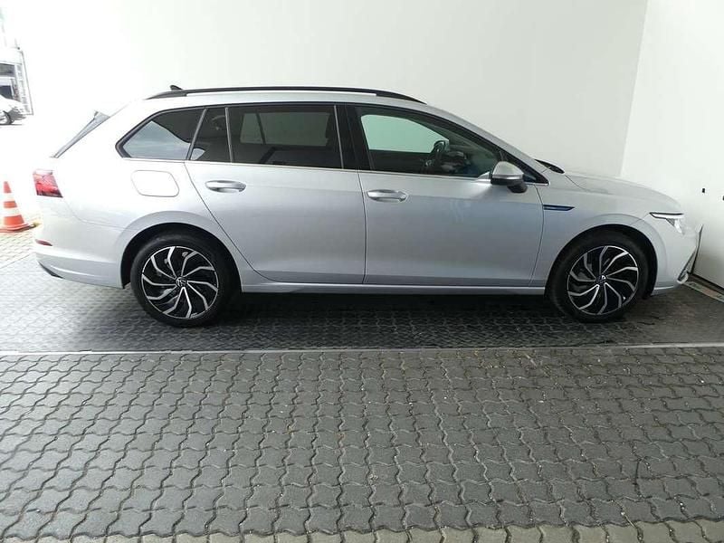 Gebraucht VW Golf VIII Style 131 PS (96 kW) 2021 Silber  metallic Kombi