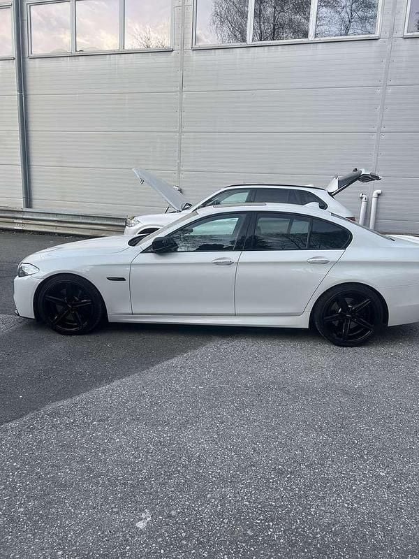 Gebraucht BMW M550 381 PS (280 kW) 2012 Weiß Limousine