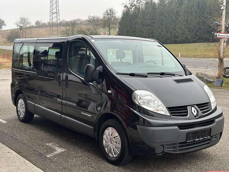 Gebraucht Renault Trafic Expression 114 PS (83 kW) 2011 Schwarz Van / Kleinbus