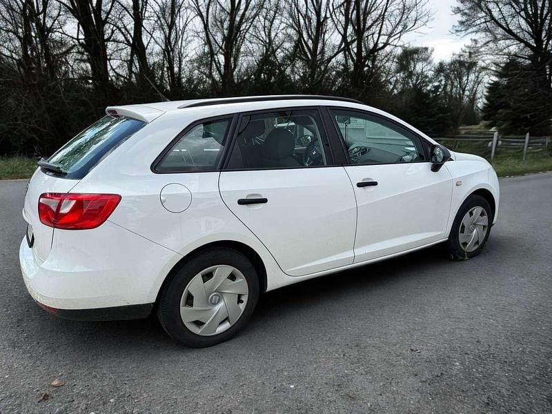 Weiß Gebraucht 2010 Seat Ibiza ST Reference Kombi | € 4.000 (Etwas zu teuer) - Bild 1/4