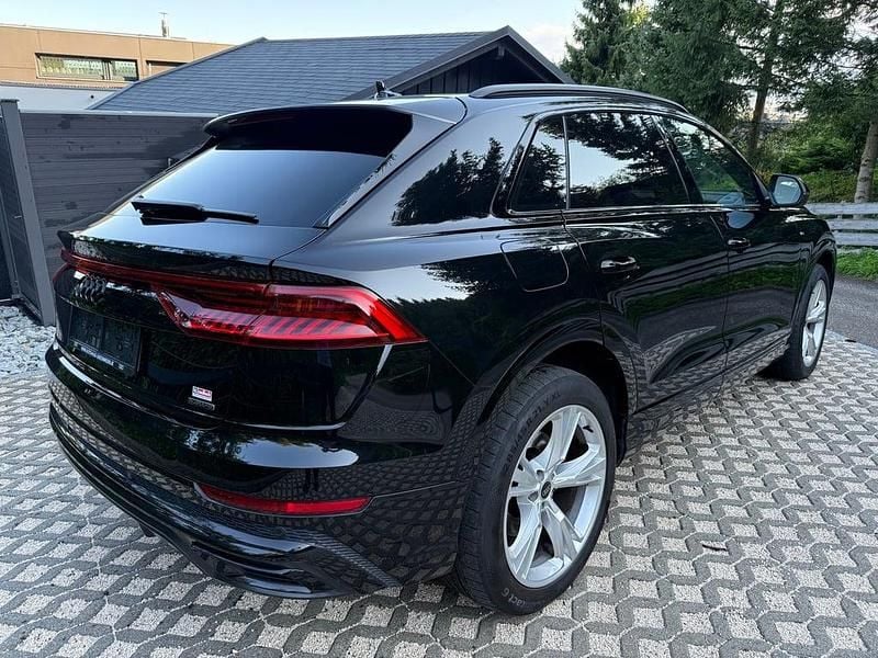 Gebraucht Audi Q8 Ambiente 381 PS (280 kW) 2023 Schwarz  metallicperleffektno SUV
