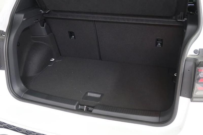 Gebraucht VW T-Cross R-line 116 PS (85 kW) 2025 Weiss  normal SUV