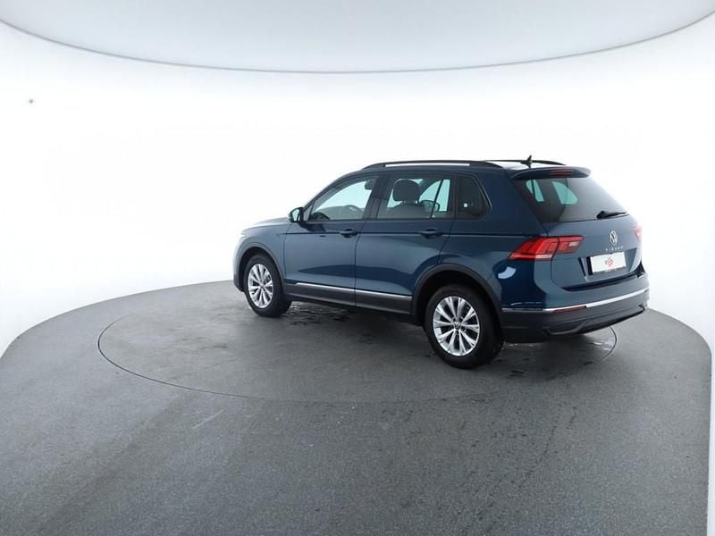 Gebraucht VW Tiguan Life 122 PS (89 kW) 2021 Dunkelblau  metallic SUV