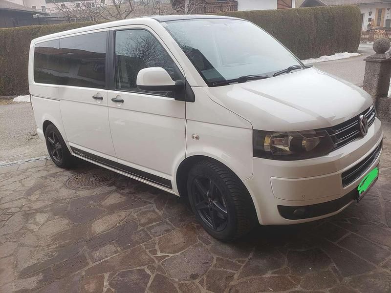 Gebraucht VW Multivan Edition 140 PS (102 kW) 2012 Weiß Van