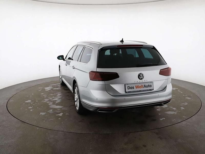 Gebraucht VW Passat Elegance 150 PS (110 kW) 2021 Silber Kombi