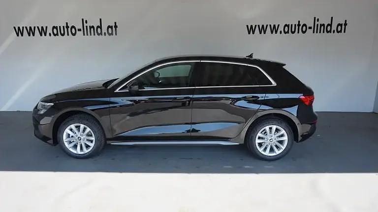 Gebraucht Audi A3 Ambiente 110 PS (80 kW) 2022 Schwarz  normal Limousine