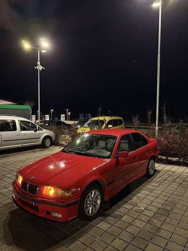 Gebraucht BMW 318 90 PS (66 kW) 1996 Limousine