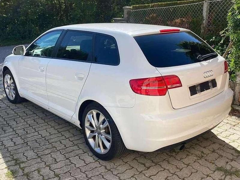 Gebraucht Audi A3 102 PS (75 kW) 2009 Weiß Limousine
