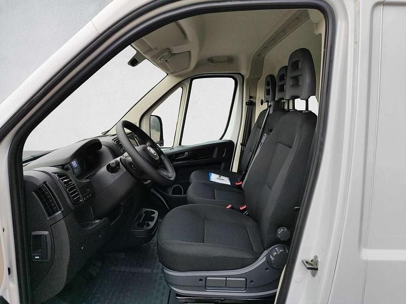 Gebraucht Fiat Ducato 140 PS (102 kW) 2023 Weiß Van