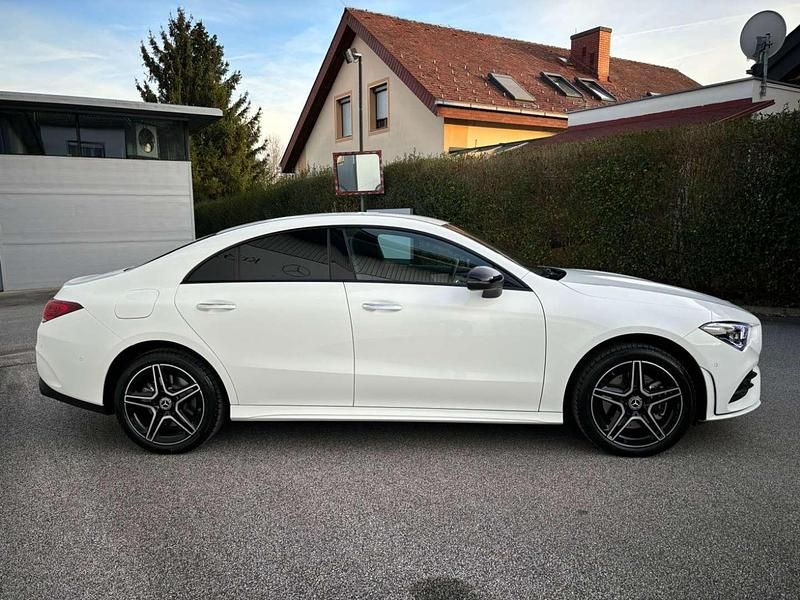 Gebraucht Mercedes E250 AMG line 160 PS (117 kW) 2023 Weiß Coupé