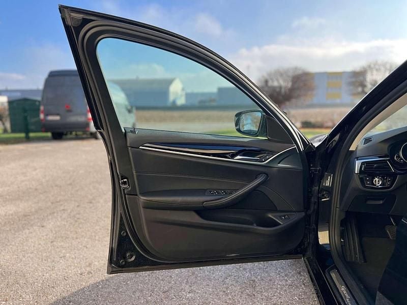 Gebraucht BMW 530 Sport Line 265 PS (194 kW) 2017 Schwarz Kombi