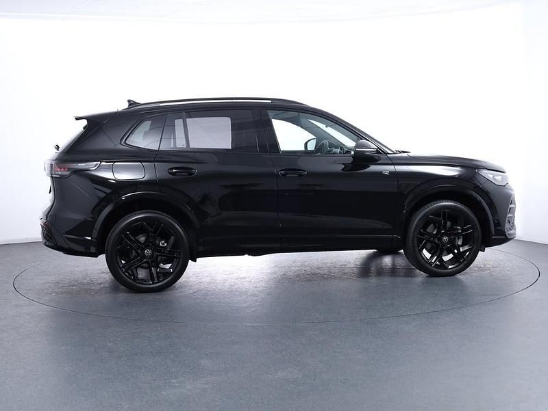 Neu VW Tiguan Sport 272 PS (200 kW) 2025 Schwarz  metallic SUV