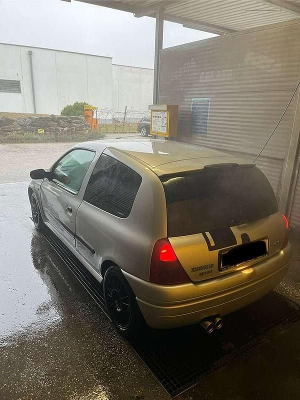 Gebraucht Renault Clio II 169 PS (124 kW) 2000 Limousine