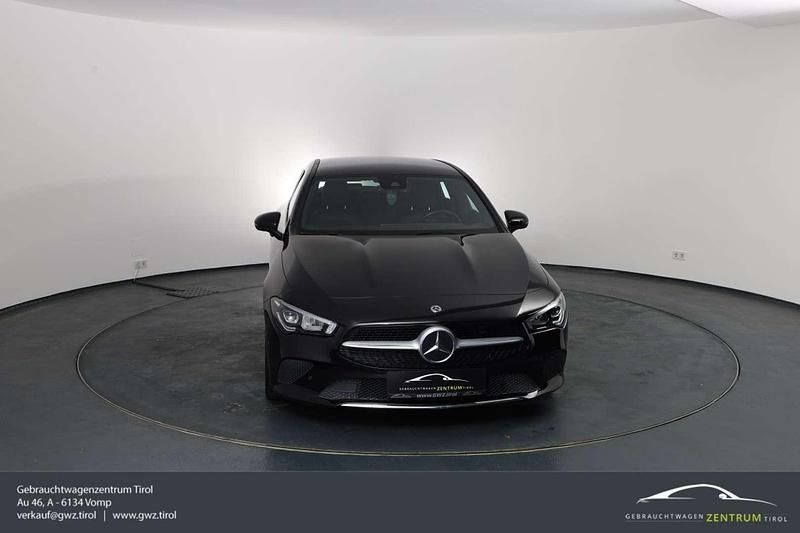 Gebraucht Mercedes CLA180 Shooting Brake 136 PS (100 kW) 2019 Schwarz Kombi
