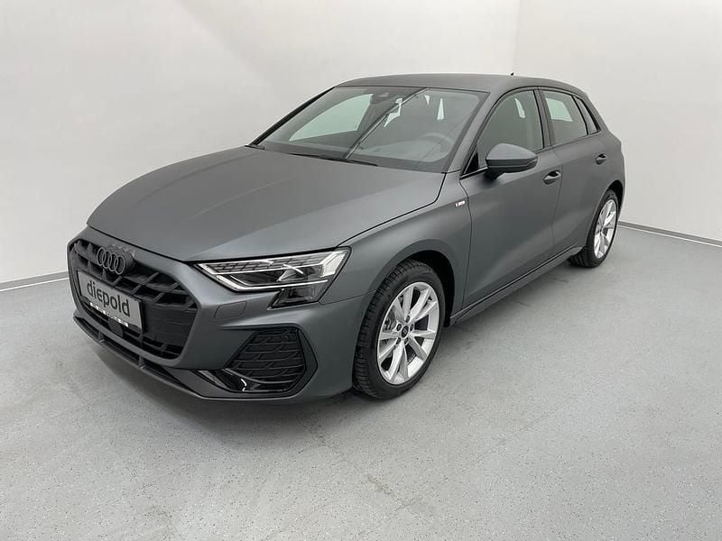 Dunkelblau metallic Neu 2025 Audi A3 S-Line Limousine | € 39.880 (Etwas zu teuer) - Bild 1/4