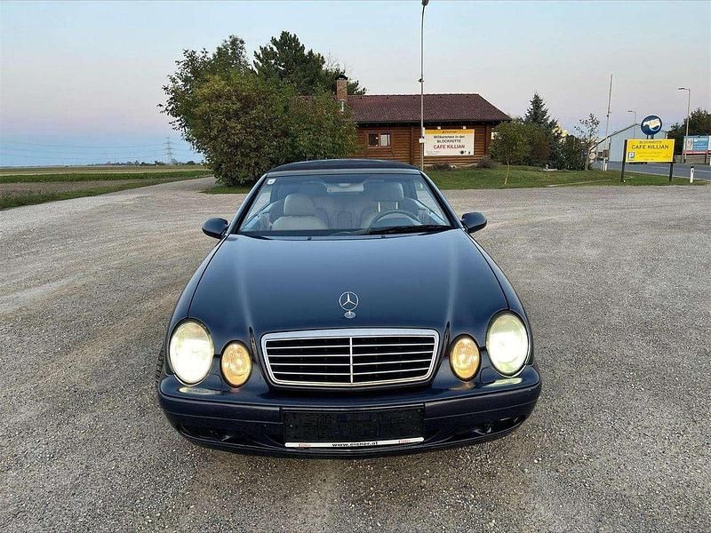Gebraucht Mercedes CLK320 Elegance 218 PS (160 kW) 1999 Blau Cabrio