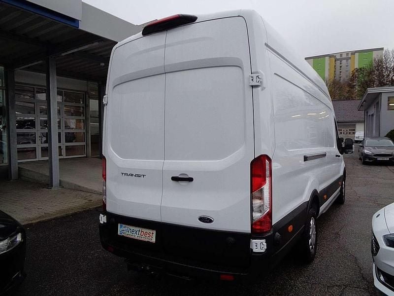 Gebraucht Ford Transit Trend 131 PS (96 kW) 2022 Weiß Van