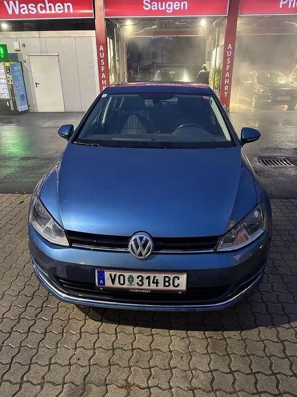 Blau Gebraucht 2016 VW Golf VII LOUNGE Limousine | € 11.000 (Fairer Preis) - Bild 1/4