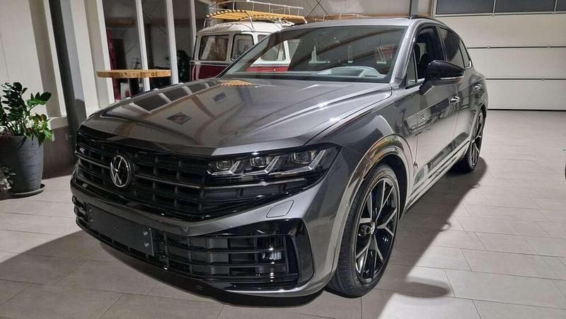 Gebraucht VW Touareg R-line 340 PS (250 kW) 2025 Grau SUV
