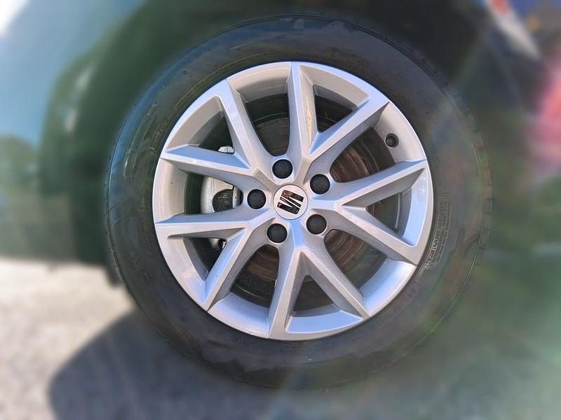 Neu Seat Leon Style 115 PS (84 kW) 2025 Schwarz  metallic