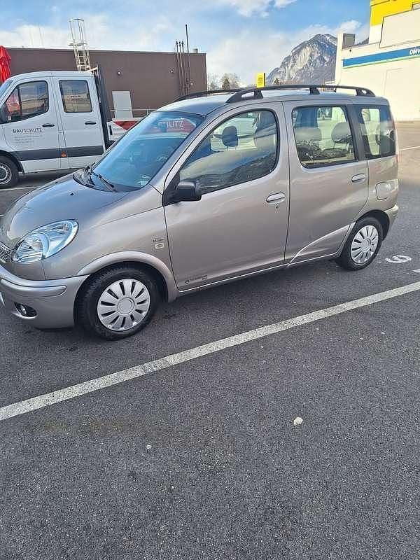 Gebraucht Toyota Yaris Sol 75 PS (55 kW) 2005 Silber Kombi