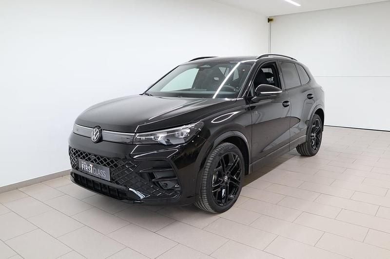 Neu VW Tiguan Sport 150 PS (110 kW) 2026 Schwarz  metallic SUV