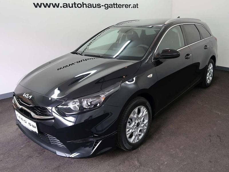 Gebraucht Kia Ceed Sportswagon Silver 120 PS (88 kW) 2022 Schwarz Kombi