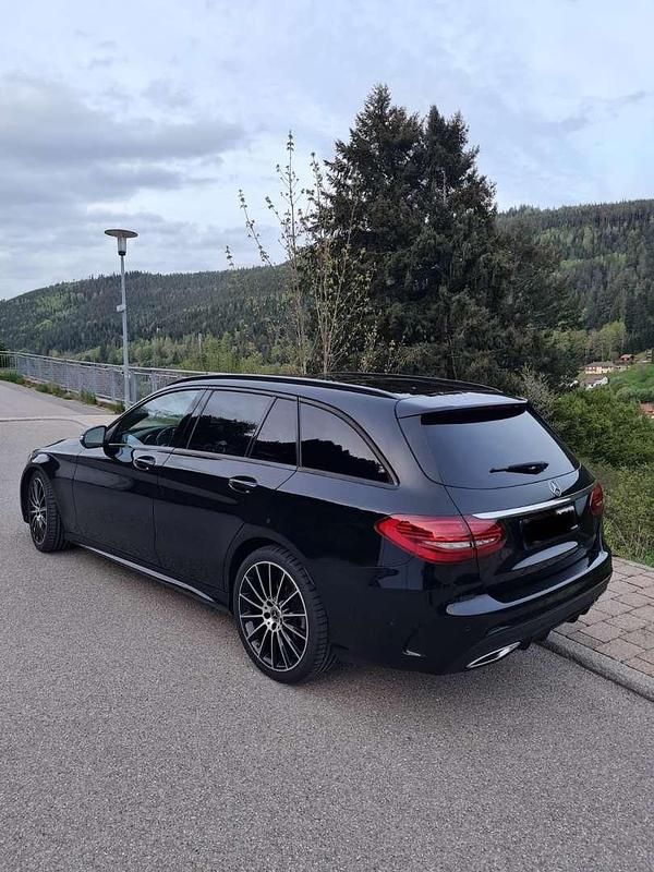 Gebraucht Mercedes C220 AMG line 194 PS (142 kW) 2018 Kombi