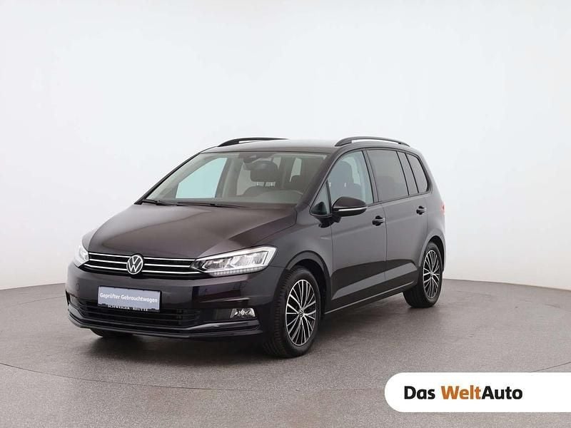 Schwarz metallicperleffektno Gebraucht 2023 VW Touran Comfortline Van / Kleinbus | € 32.990 (Etwas zu teuer) - Bild 1/4