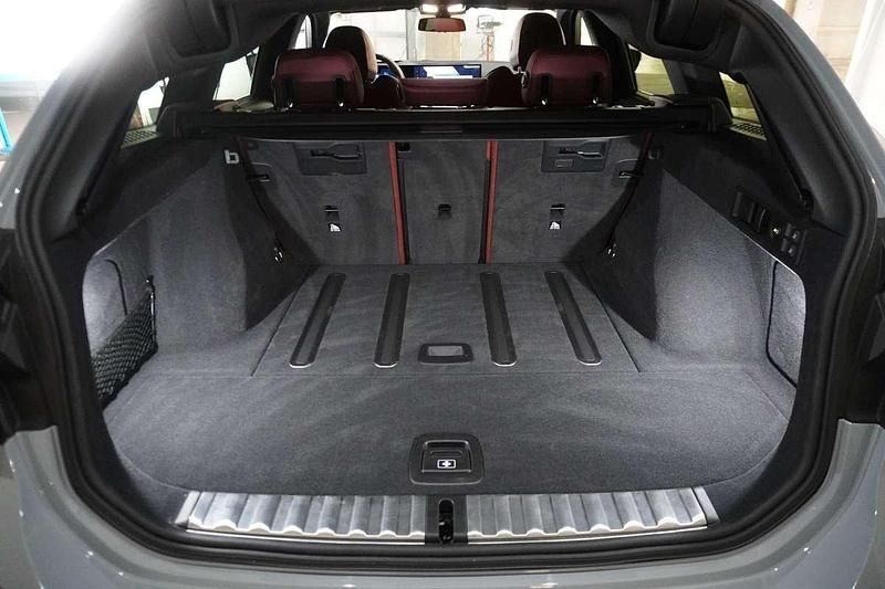 Gebraucht BMW 330 Efficient Dynamics 286 PS (210 kW) 2024 Grau Kombi