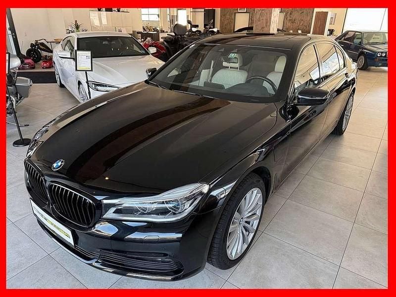 Schwarz Gebraucht 2018 BMW 740 iPerformance Limousine | € 26.990 (Superpreis) - Bild 1/4