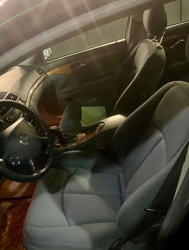 Gebraucht Mercedes E220 Elegance 150 PS (110 kW) 2003 Blau Limousine