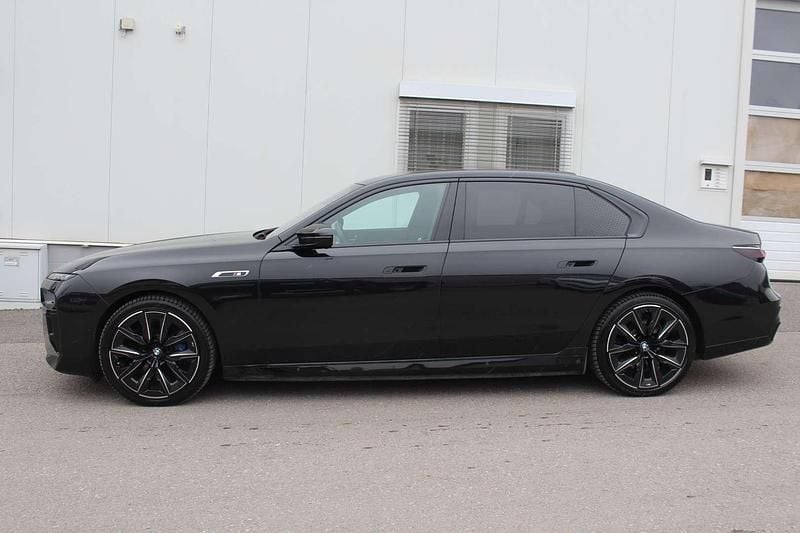 Gebraucht BMW i7 Executive 485 kW (660 PS) 2023 Saphirschwarz Limousine