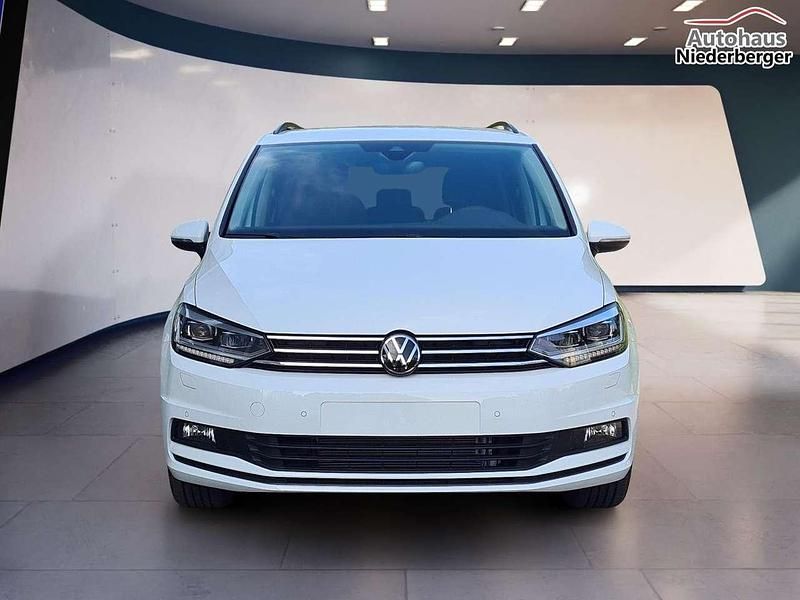 Neu VW Touran Comfortline 150 PS (110 kW) 2025 Weiß Van / Kleinbus
