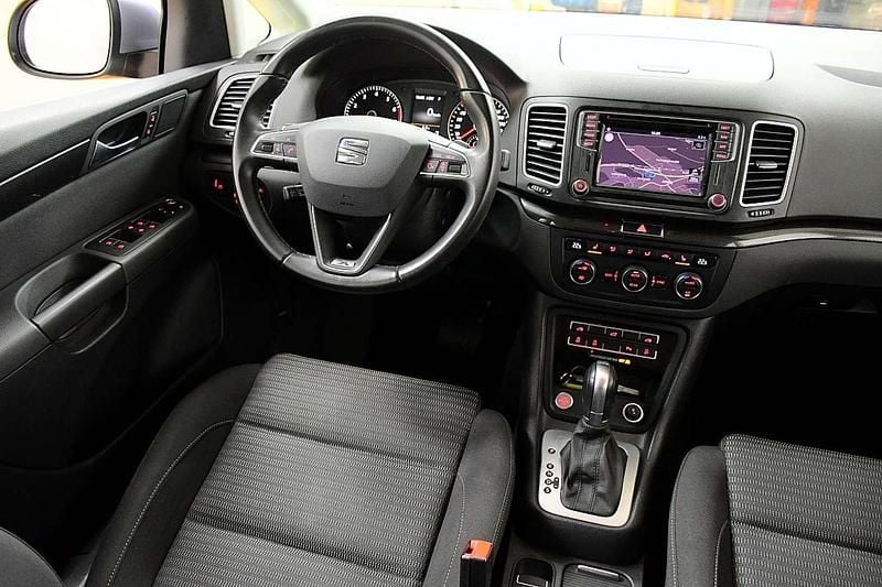 Gebraucht Seat Alhambra XCELLENCE 150 PS (110 kW) 2022 Silber Van / Kleinbus