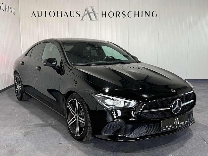 Schwarz Gebraucht 2019 Mercedes CLA180 Limousine | € 24.999 (Etwas zu teuer) - Bild 1/4